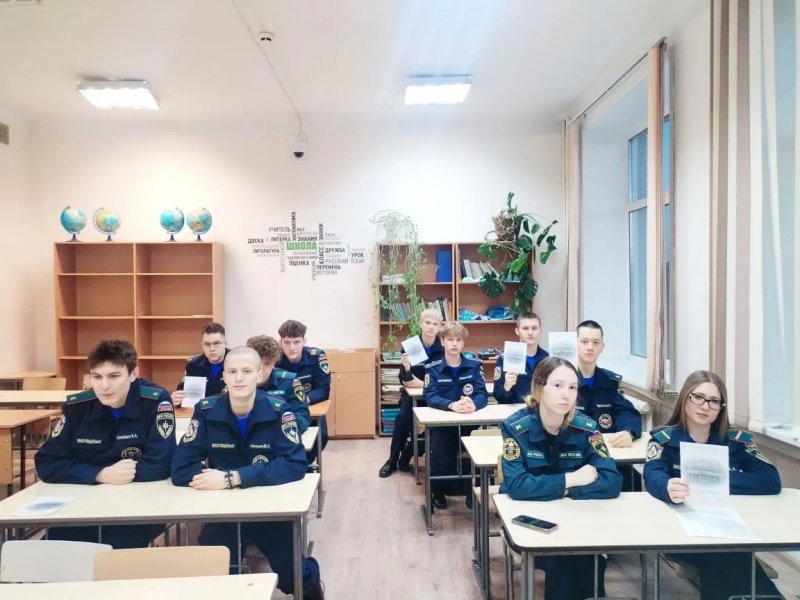 Преподаватель колледжа встретилась с барнаульскими школьниками